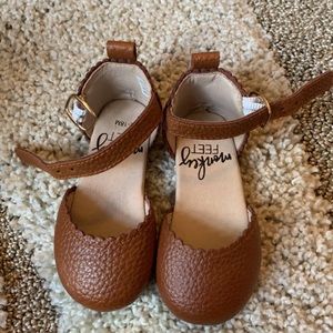 12-18M Weathered Brown Monkey Feet Makennas